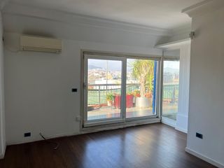 Àtic  Carrer dels almogàvers. Exclusivo ático con terraza y vistas únicas en el corazón de bar