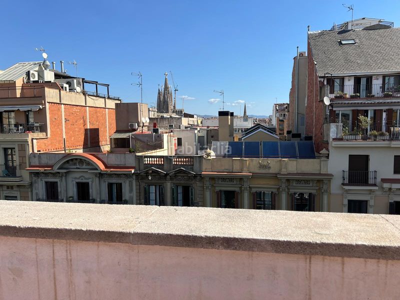Ático con terraza privada de 35 m² a 5 minutos de passeig de gràcia en Barcelona