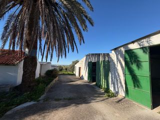 Mas à Arcos de la Frontera. Cortijo con 63mil metros de parcela, apartamentos, naves y bodeg
