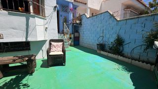 Casa adossada a El Rocío - La Milagrosa. Gran adosado con buhardilla y sótano