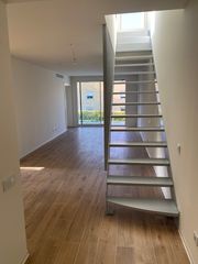Pis a Carrer d'álvarez 25. Duplex con impresionante terraza en cubierta