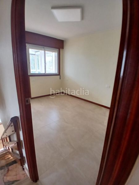 Foto ffd87f05-eadb-4db6-b339-49f46a681559. Casa amb calefacció aparcament a Valadares - Beade Vigo
