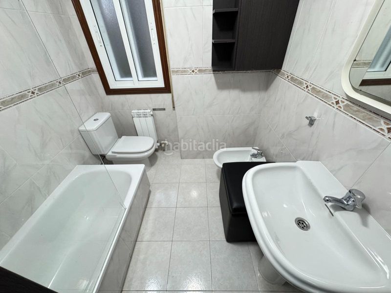 Foto f7e40656-3be3-4342-ab40-737aed5ffbe1. Rent flat with heating parking in Casablanca - Calvario Vigo