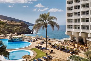 Pis a Playa Jardín. Oasis exclusivo con vistas infinitas al mar en precise resort pu