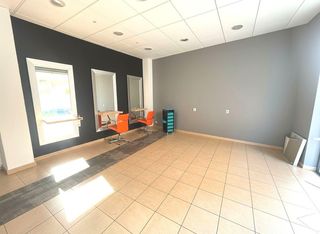 Miete Geschäftsraum  Calle de manuel dualde. Local comercial con licencia activa listo para abrir, es tu opor