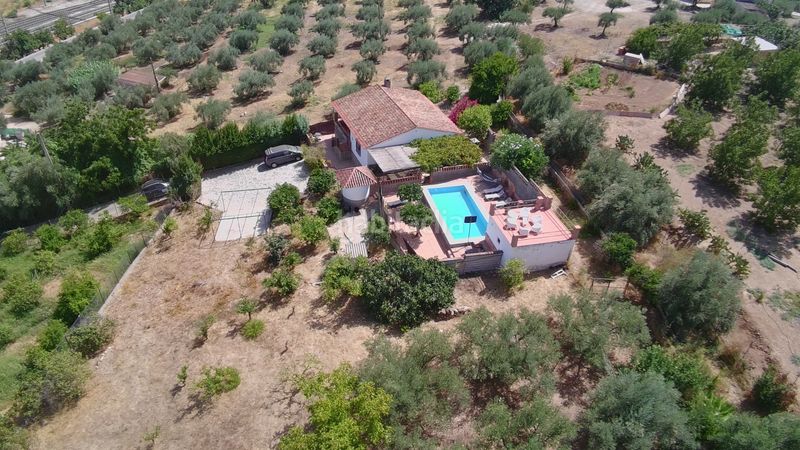 Foto a360e9f8-cfa8-43b5-8109-3d46564dad76. Masia amb xemeneia aparcament piscina a Álora