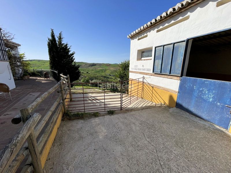 Foto a982cec9-8265-4c84-9575-62b228a45de4. Masia amb xemeneia calefacció aparcament piscina a Villanueva De La Concepción