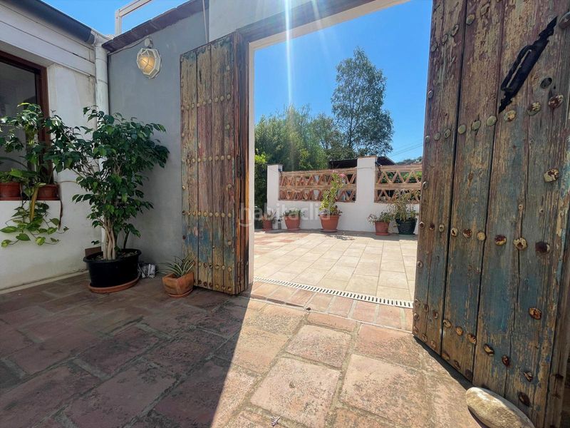 Foto dc86ab4a-0974-4ffd-82dd-fd852a31e845. Casa amb xemeneia calefacció aparcament piscina a Álora