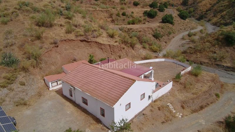 Foto c61bcd86-5648-44db-816d-5ee99b646834. Masia amb aparcament a Álora