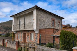Chalet  Barrio iglesia. Propiedad única con dos viviendas y gran parcela en santa maría