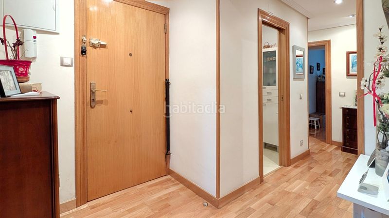Foto b0fd67b1-b4b8-4d98-9d5e-6002786a3e62. Flat with heating in Los Castros Santander