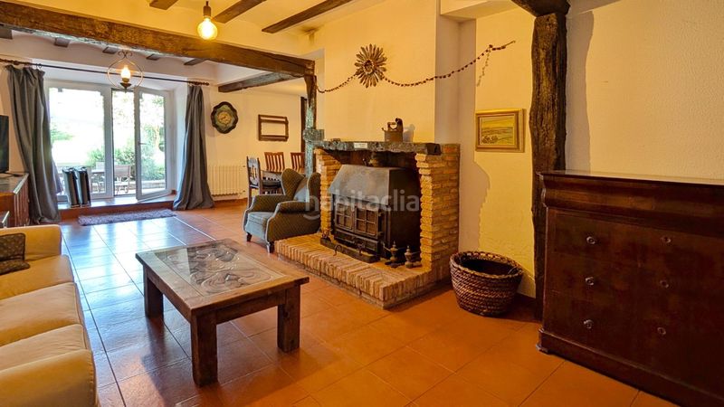 Foto 0f7c7d32-34ae-436f-b931-af985205c2b3. Casa amb calefacció aparcament a Revilla Camargo