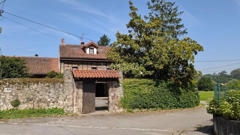 Foto d77f2c58-5370-4f12-b060-9c3feb8a73cc. Casa amb calefacció aparcament a Revilla Camargo