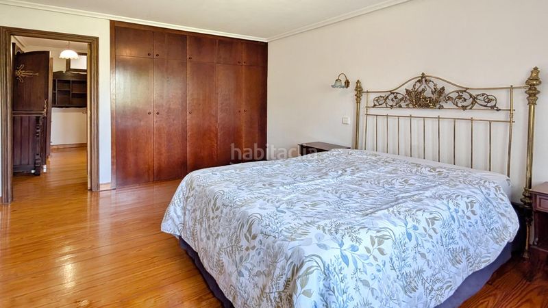 Foto e3d13db9-afc0-4b30-8936-9234204da16e. Casa amb calefacció aparcament a Revilla Camargo