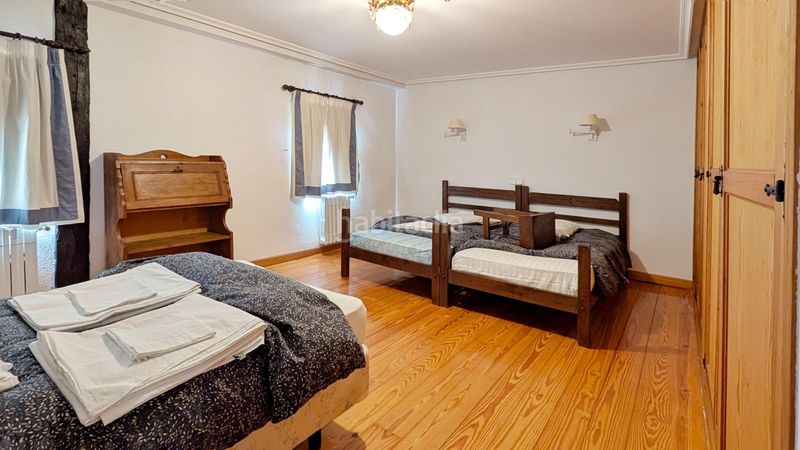 Foto e63615a7-ee1d-4309-b24a-6a640fe720fe. Casa amb calefacció aparcament a Revilla Camargo
