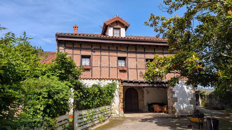 Foto e7bdbe8a-cf3d-4013-b4bd-58c31e55a4cf. Casa amb calefacció aparcament a Revilla Camargo