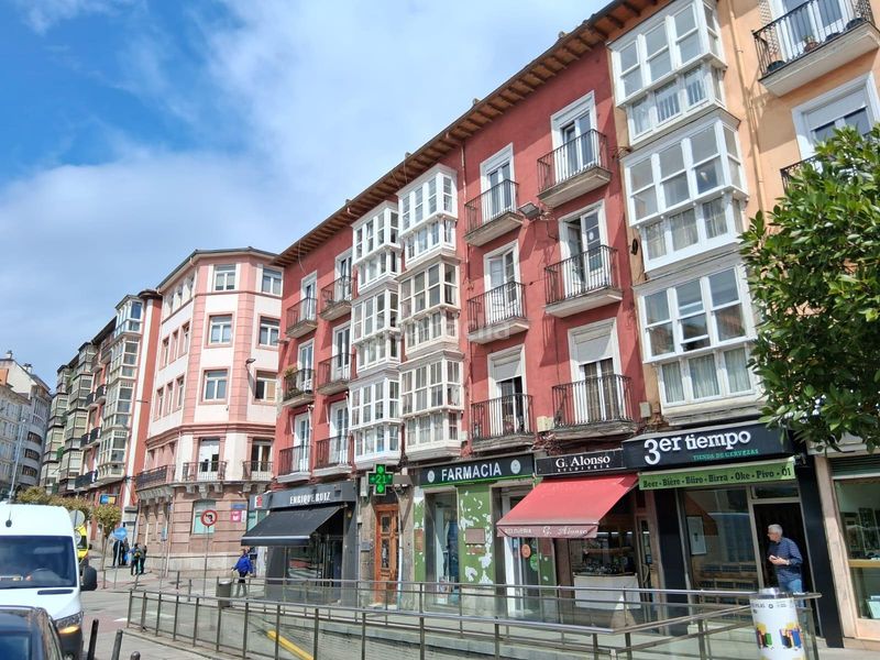 Foto 0f9c78fc-e541-4526-bf16-5527a471864a. Pis a plaza esperanza 7 a Centro - Ayuntamiento Santander