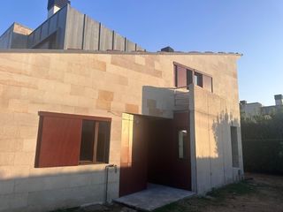 Casa aparellada a Marina de Cudeyo. La combinación perfecta entre tranquilidad, mar y ciudad