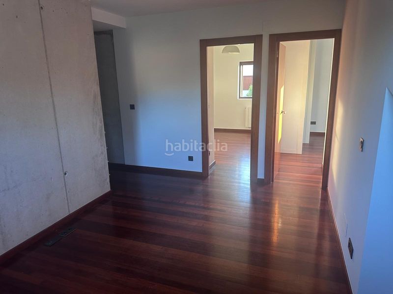 Foto 0ce8033d-f007-42ed-8a8c-b35408bb4ed6. Casa aparellada amb calefacció a Marina de Cudeyo