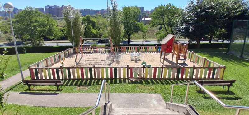 Foto b723756d-01ce-46bf-86d3-b5ff2cf9c574. Affitto appartamento con riscaldamento parcheggio piscina in Santander
