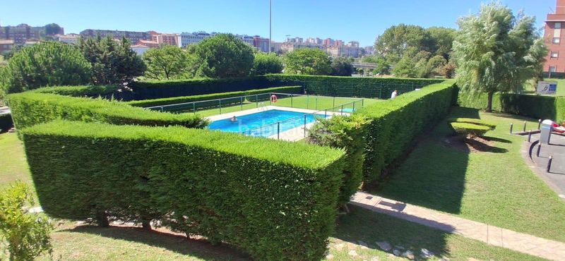 Foto 10fc3a57-3ef8-4299-9b46-9cd493b94678. Lloguer pis amb calefacció aparcament piscina a Monte Santander