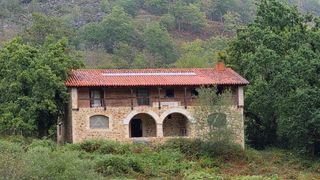 Chalet à Barrio poblado fresneda 25. Casa señorial con encanto en el valle de cabuérniga