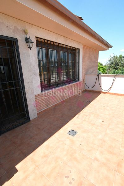 Foto 17518e92-9c00-4f4f-995f-41eb2fc81653. Chalet dans calle ucrania 7 dans Ciudad Jardín Ciudad Real