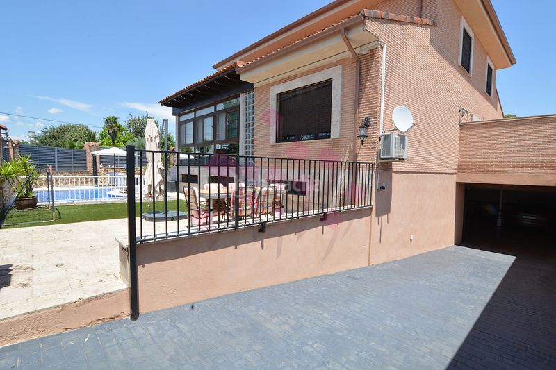 Foto 334b7954-2e45-4be6-9758-86f0fb205437. Chalet dans calle ucrania 7 dans Ciudad Jardín Ciudad Real