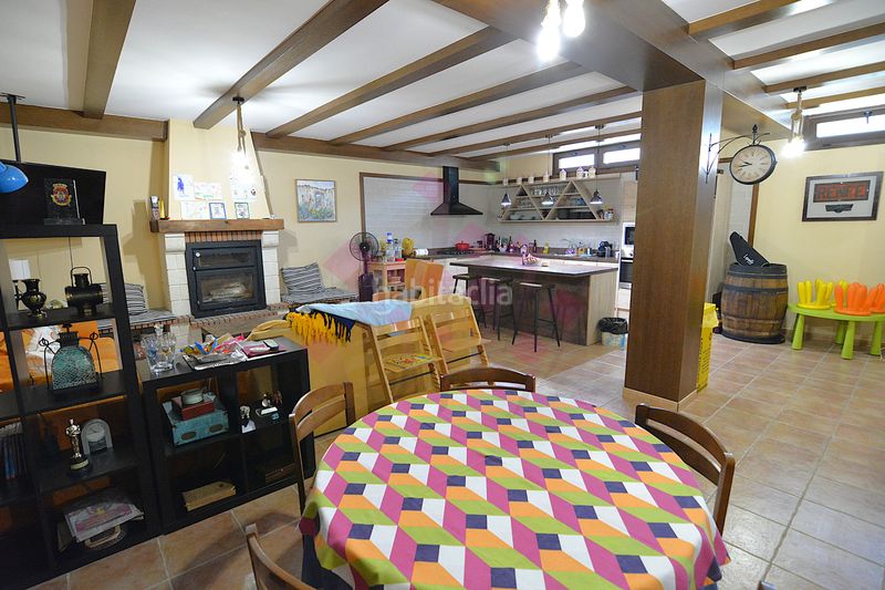 Foto 41cd8464-2ef3-4451-85b7-30d5c1bc0ecc. Chalet dans calle ucrania 7 dans Ciudad Jardín Ciudad Real