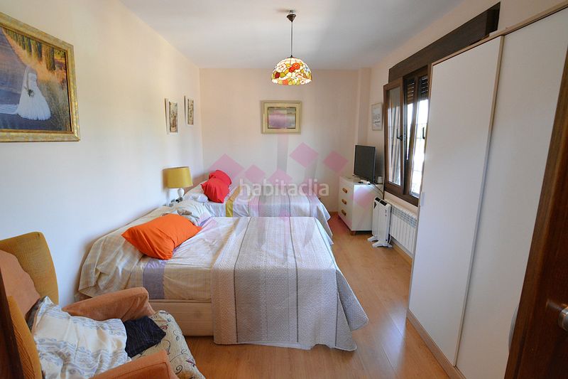 Foto 574e74a0-fa8b-45d8-a98c-b5d9fb7e25b8. Chalet dans calle ucrania 7 dans Ciudad Jardín Ciudad Real