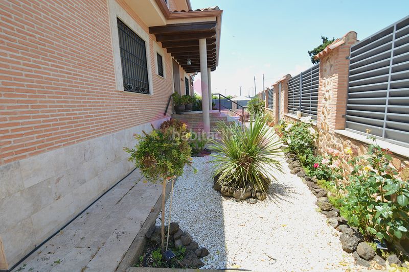 Foto 89b21d4e-6e33-4bdf-806e-4a89c9c48f75. Chalet dans calle ucrania 7 dans Ciudad Jardín Ciudad Real
