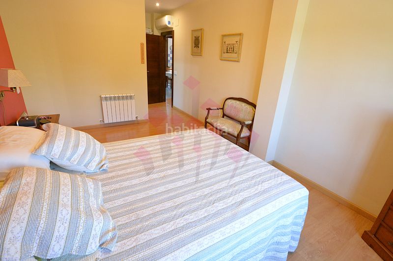 Foto 9d735c76-cf4c-4bd3-9d0f-936731c31924. Chalet dans calle ucrania 7 dans Ciudad Jardín Ciudad Real
