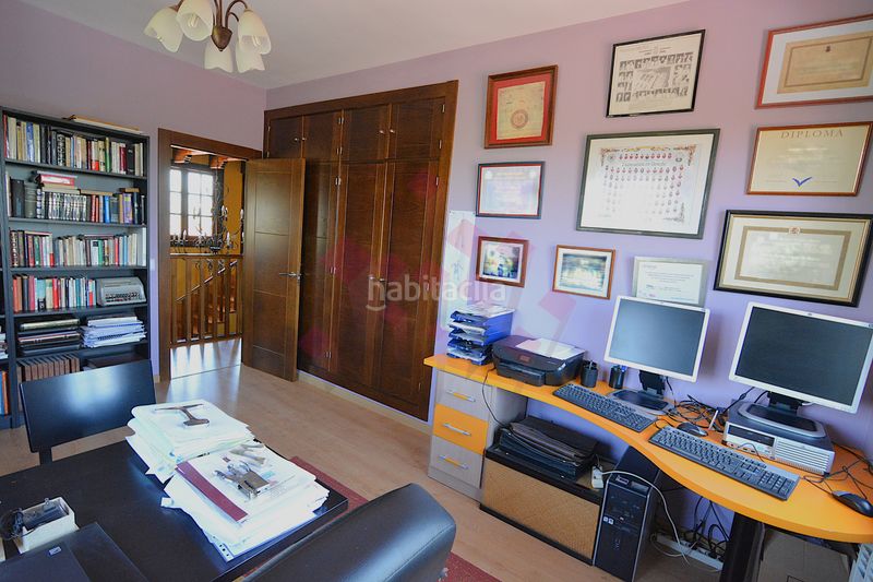 Foto baab07e6-1c98-4049-a6f3-9baad494c2f9. Chalet dans calle ucrania 7 dans Ciudad Jardín Ciudad Real