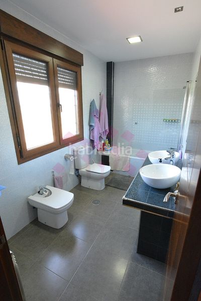 Foto eaf9de17-87e0-4f23-9305-19e9ca9fddee. Chalet dans calle ucrania 7 dans Ciudad Jardín Ciudad Real