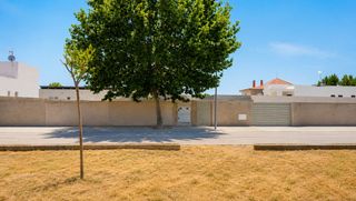 Wohngrundst�ck en Ventas de Retamosa (Las). 2 solares contiguos � 800 m� � con cerramiento completo � constr