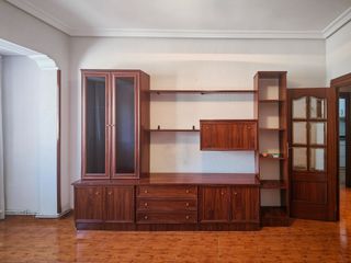 Flat in Chile 3. Vivienda de dos dormitorios con balcón y trastero en la calle ch
