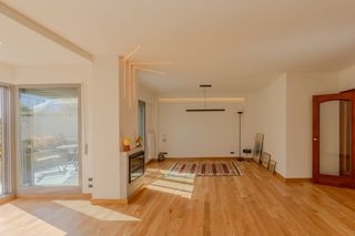 Haus in Madrid 163. Exclusiva vivienda de 4 plantas reformada con piscina, jardín y