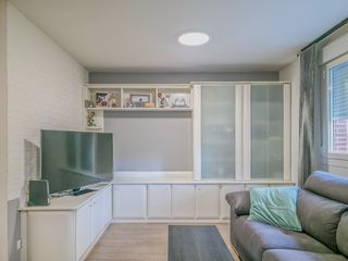 Zweistöckige Wohnung in Gembres 36. Adosado en venta en anguciana  4 dormitorios y amplios espacios