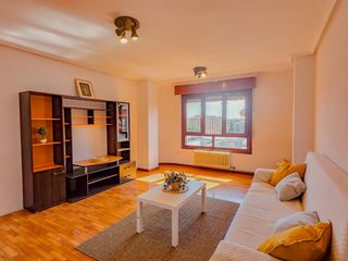 Flat in Pedregales 24. Amplia vivienda de 3 dormitorios, trastero y garaje