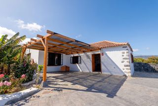 Chalet  Camino la cisterna. Finca con 2 chalets en el rincón