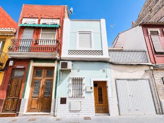 Casa a calle del Pare Lluís Navarro