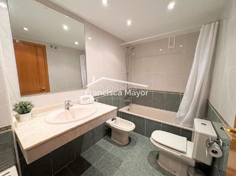 Foto f0e98286-0eff-418e-90de-2bd3d5f8f52e. Pis amb aparcament piscina a El Cabanyal-El Canyamelar Valencia