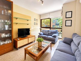 Etagenwohnung  Del pintor ferrer calatayud. 3 dormitorios, 2 baños y plaza de garaje frente al pabellón de s