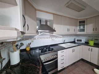 Rent Flat  Calle del pintor dalmau. Vivienda en alquiler para periodo de estudios, disponible desde