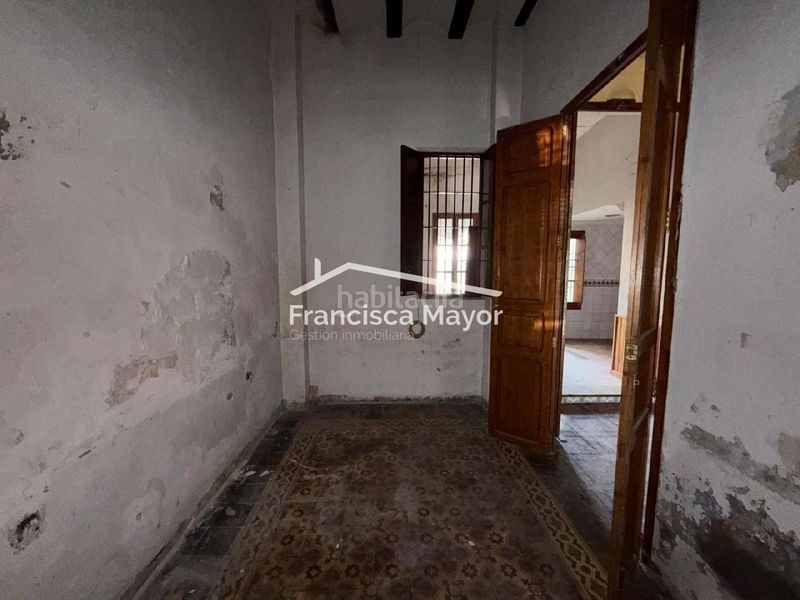 Foto a46a9440-e01f-47d0-bb71-399d5a3a9e80. Planta baixa a La Punta Valencia