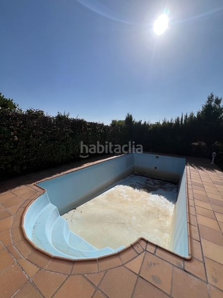 Foto 3091d529-ede3-4d8e-a8f6-3d2fc645ee1e. Casa amb calefacció piscina a Las Conejeras-Eparragal Coslada