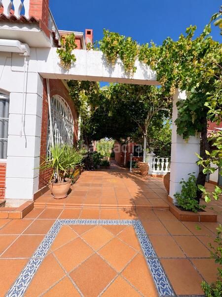 Foto 747c0612-6ed0-4b2f-92f8-daf33fbbef3e. Casa amb calefacció piscina a Las Conejeras-Eparragal Coslada