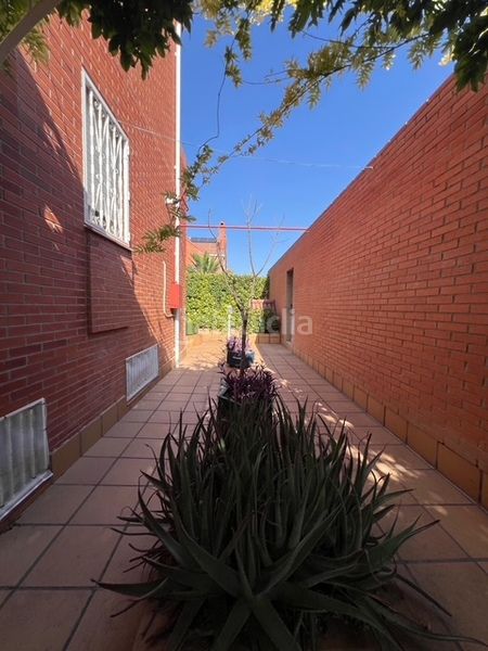 Foto d09cd39e-f685-4164-a715-600addea873e. Casa amb calefacció piscina a Las Conejeras-Eparragal Coslada