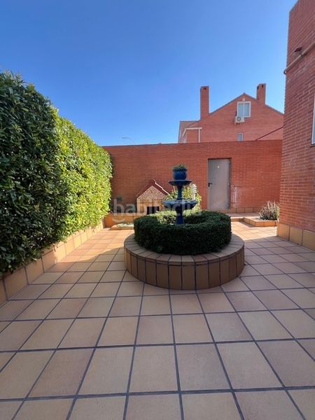 Foto d4ed5ac4-475c-4356-b33e-c446b7c8b73c. Casa amb calefacció piscina a Las Conejeras-Eparragal Coslada