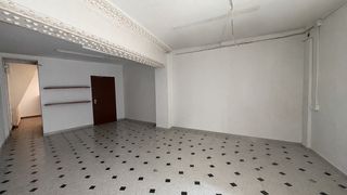 Local Comercial  Carrer de dalt dels ban�s. Local comercial de 75 m� con patio y amplia fachada a pie de cal